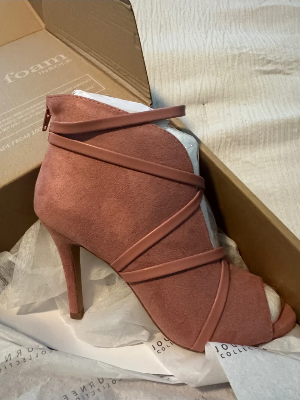 ✨ Women’s Size 7 ✨ Journee Collection Samara Blush Peep toe heels